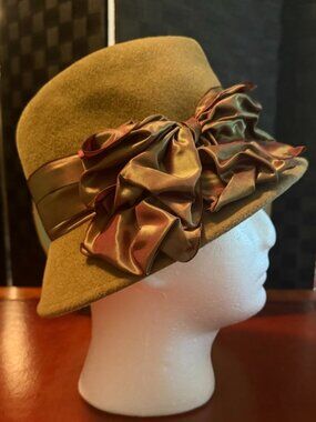 Louise Green "Max" style Fedora hat, Brown Velour Finish Felt w/ greenish trim,